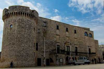 Conversano, sotto il Castello � nascosto un antico tesoro: oro e gioielli per milioni di euro